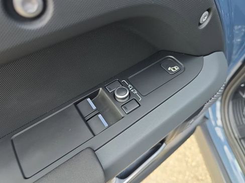 Used 2022 Land Rover Defender 90 X-Dynamic S image 29
