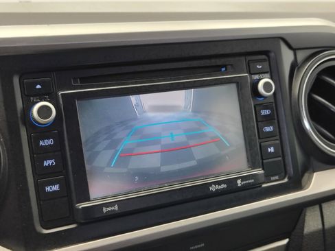 Used 2016 Toyota Tacoma SR5 image 3