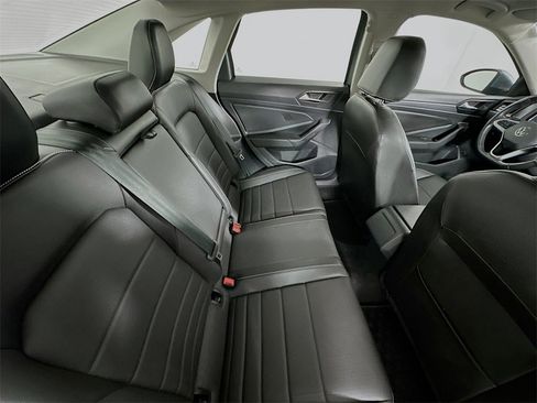 Used 2023 Volkswagen Jetta SE image 25