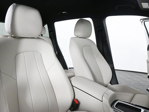 Used 2025 Mercedes-Benz GLB 250 image 21