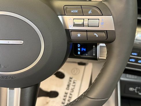 Used 2024 Hyundai Kona Limited image 11