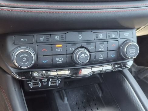 Certified 2025 Dodge Durango GT AWD/4WD image 15