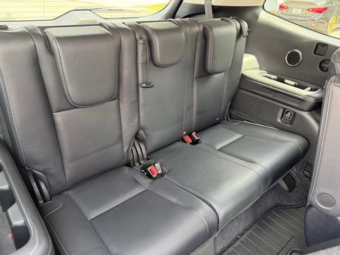 Used 2022 Subaru Ascent Touring AWD/4WD image 21