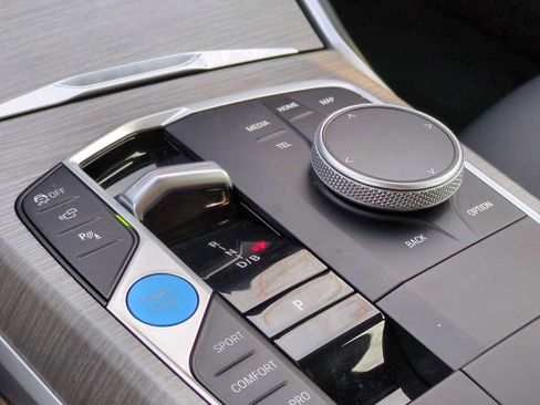 Certified 2025 BMW i4 xDrive40i w/ Premium Package image 34