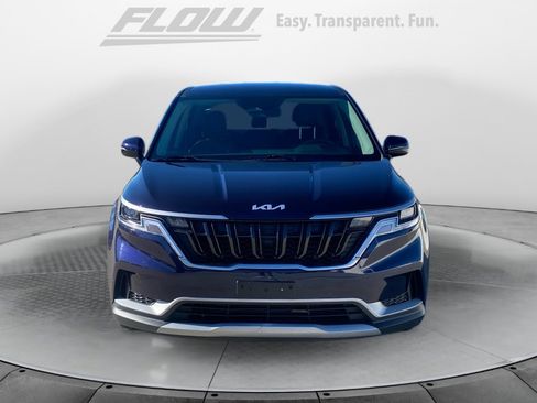 Used 2023 Kia Carnival LX image 2