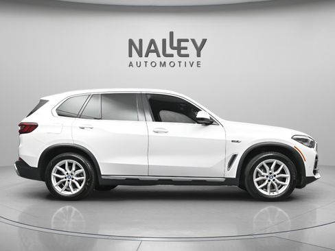 Used 2022 BMW X5 xDrive45e w/ Parking Assistance Package image 14