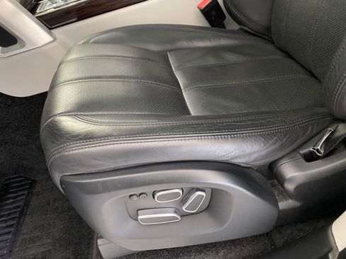 Used 2014 Land Rover Range Rover HSE image 12