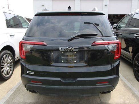 Used 2023 GMC Acadia SLT w/ Elevation Edition FWD image 6
