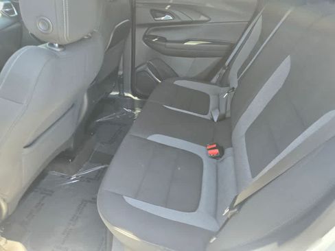 Used 2025 Chevrolet TrailBlazer LT FWD image 12