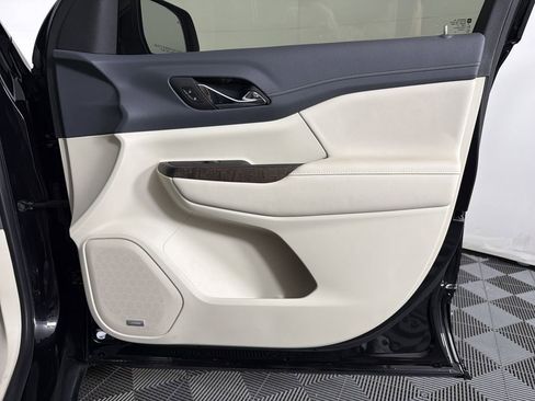 Certified 2023 GMC Acadia Denali w/ Black Diamond Edition image 12