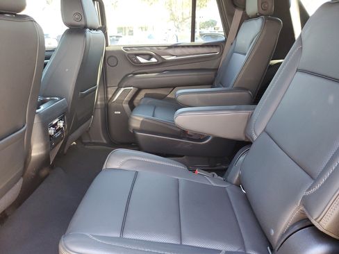 Used 2022 GMC Yukon Denali image 15