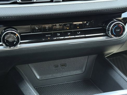 New 2026 Chevrolet Equinox LT image 17