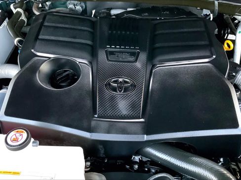 Used 2024 Toyota Tundra Limited image 32