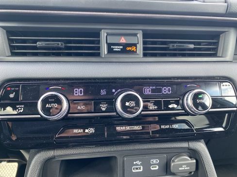 Used 2025 Honda Pilot TrailSport image 22