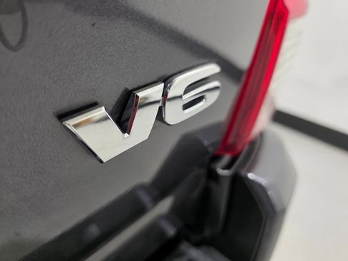 Used 2016 Toyota Tacoma TRD Sport image 34