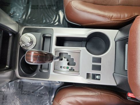 Used 2016 Toyota 4Runner Limited image 15