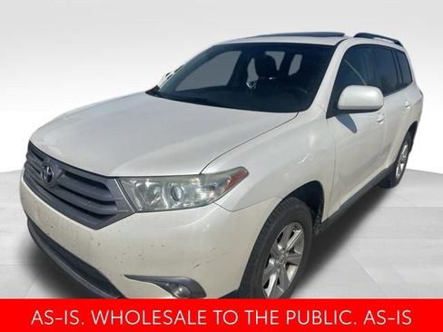 Used 2013 Toyota Highlander SE image 1