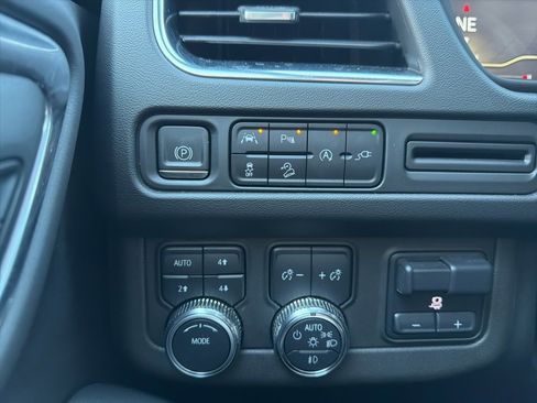 Used 2022 GMC Yukon AT4 w/ Max Trailering Package image 31