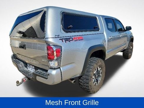 Used 2023 Toyota Tacoma TRD Off-Road w/ Technology Package AWD/4WD image 10