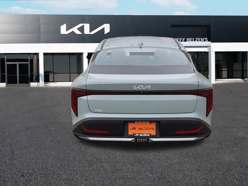 New 2025 Kia K4 LXS image 4