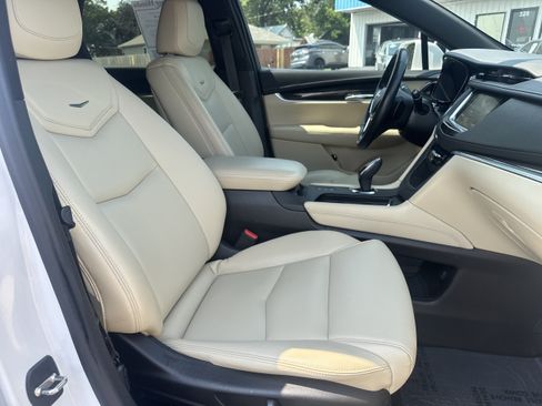 Used 2019 Cadillac XT5 AWD image 14