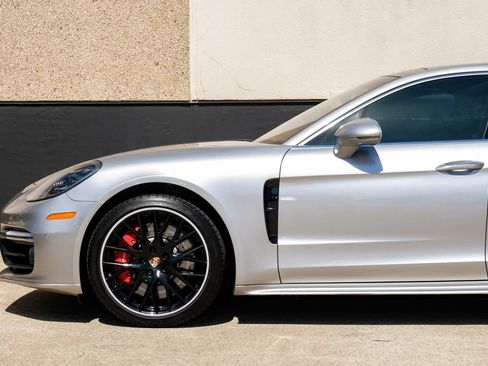 Used 2017 Porsche Panamera Turbo w/ Sportdesign Package AWD/4WD image 11