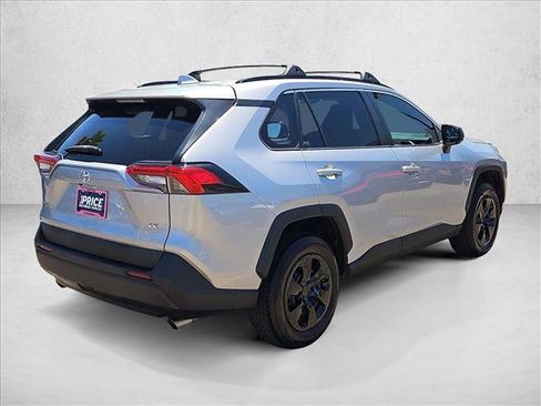 Used 2021 Toyota RAV4 LE w/ Carpet Mat Package (TMS) FWD image 5