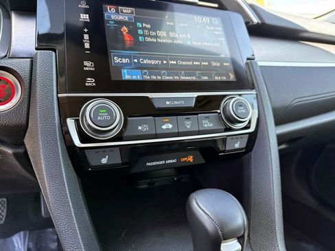 Used 2017 Honda Civic Touring image 25