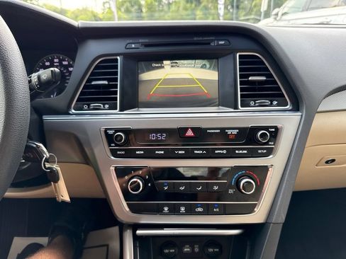 Used 2016 Hyundai Sonata SE FWD image 16