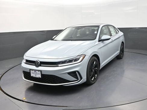 New 2026 Volkswagen Jetta SE FWD image 4