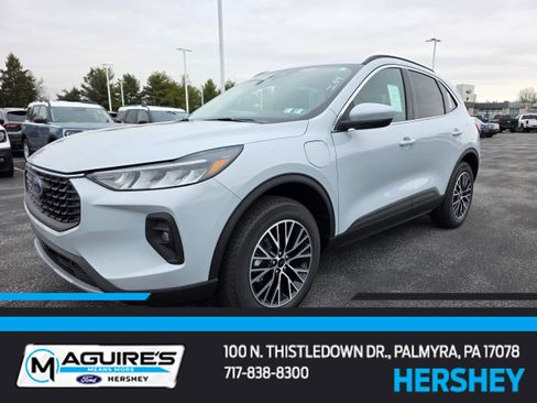 New 2026 Ford Escape Plug-in Hybrid w/ Class II Trailer Tow Package image 8