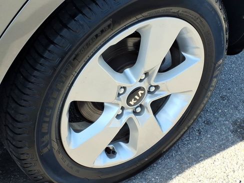 Used 2017 Kia Soul FWD image 10
