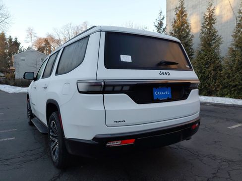 New 2026 Jeep Grand Wagoneer 4WD image 38