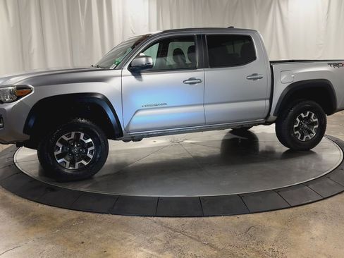Used 2018 Toyota Tacoma TRD Off-Road image 5