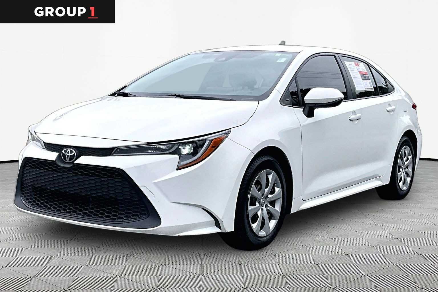 Certified 2021 Toyota Corolla LE FWD image 1