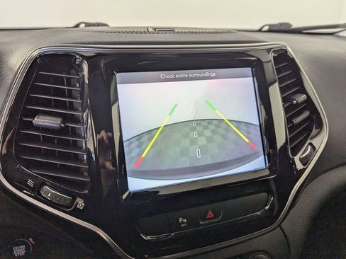 Used 2020 Jeep Cherokee Limited image 11