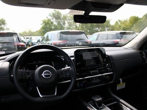 New 2025 Nissan Pathfinder Platinum w/ Cargo Package image 8