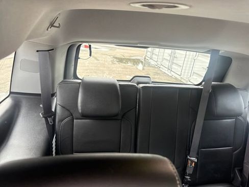 Used 2017 GMC Yukon SLT w/ Premium Edition AWD/4WD image 32