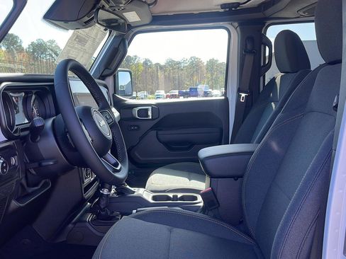 New 2026 Jeep Gladiator Sport AWD/4WD image 13