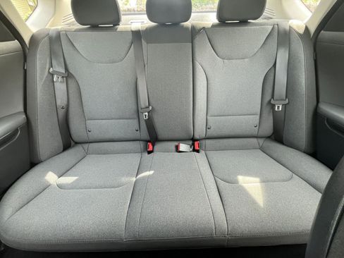 Used 2025 Kia K4 LXS image 37