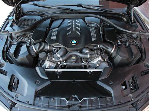 Used 2021 BMW M550i xDrive AWD/4WD image 40