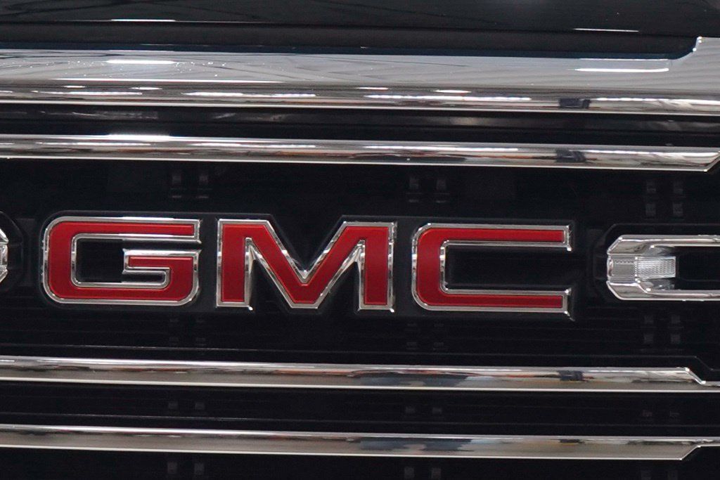 Used 2021 GMC Sierra 1500 SLT w/ SLT Premium Package AWD/4WD image 11