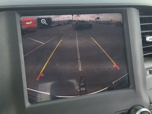 Used 2024 RAM 2500 Tradesman w/ Chrome Appearance Group image 18