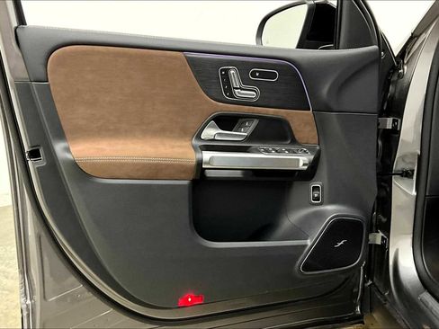 New 2025 Mercedes-Benz GLB 35 AMG 4MATIC image 10