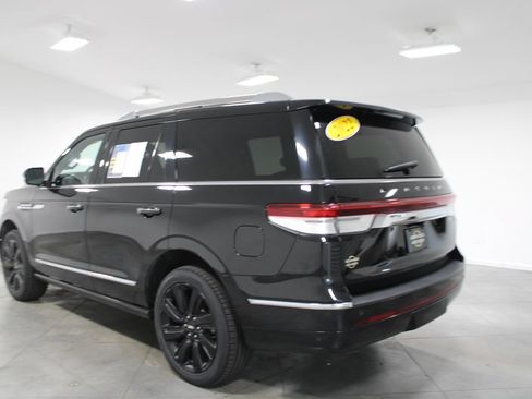 Used 2022 Lincoln Navigator Reserve AWD/4WD image 7