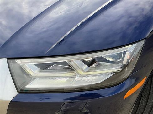 Used 2018 Audi SQ5 Premium Plus w/ S Sport Package image 19