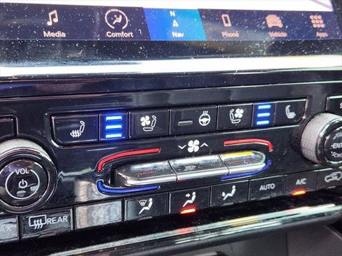 Certified 2025 Jeep Grand Cherokee Limited 4xe image 27