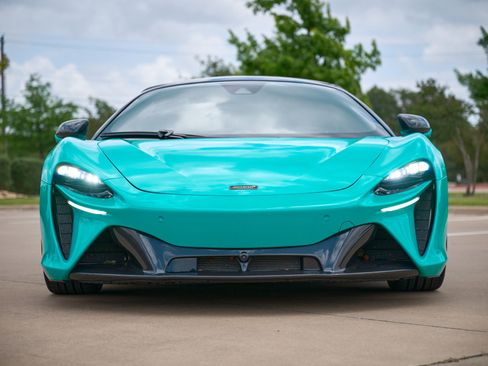 Used 2025 McLaren Artura Spider RWD image 4