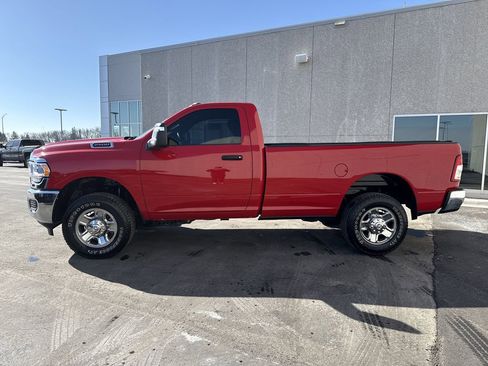 Used 2024 RAM 2500 Tradesman w/ Chrome Appearance Group image 11