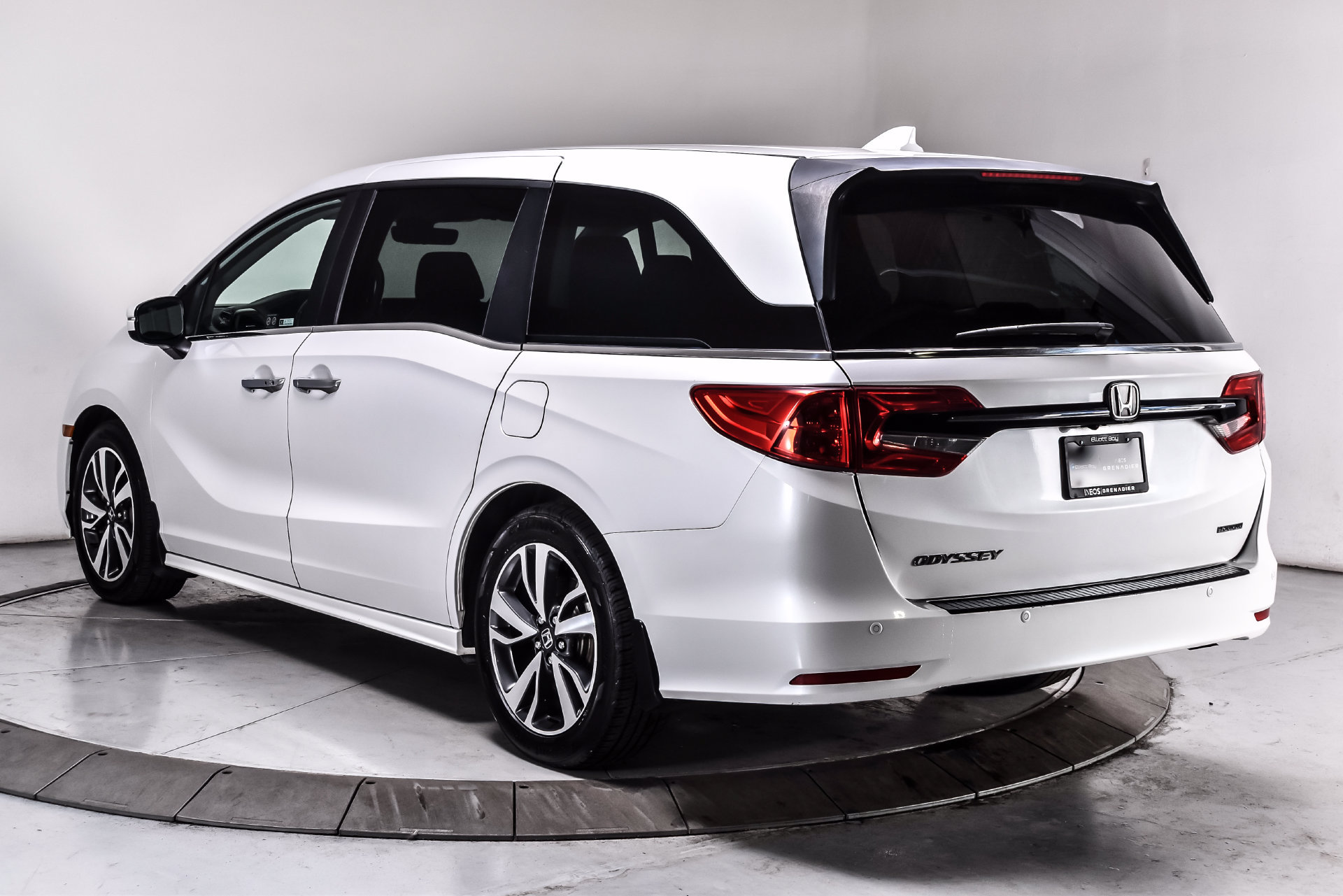 Used 2024 Honda Odyssey Touring image 4